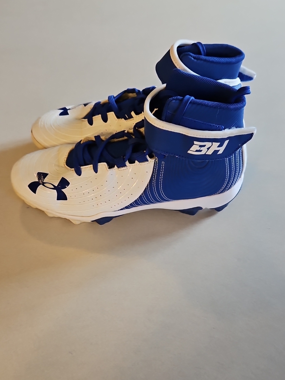 Under Armour BH Mid Baseball Cleats